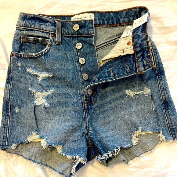 Abercrombie and Fitch ultra high rise mom shorts - Picture 1 of 3